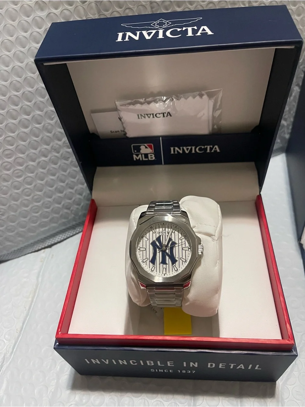 nvicta Speedway New York Edition Men's Watch - 42mm. Steel (49859) new